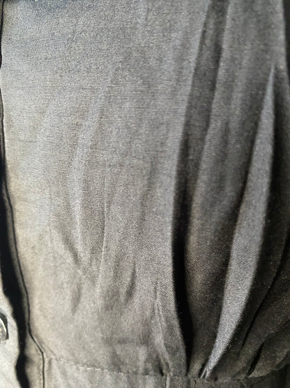 Black button-up long sleeve cropped shirt