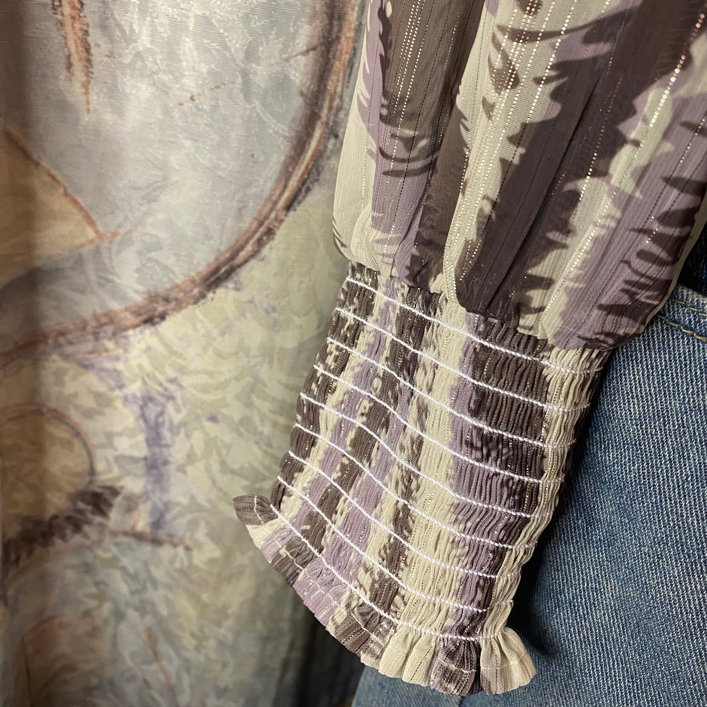 Sparkly pattern blouse