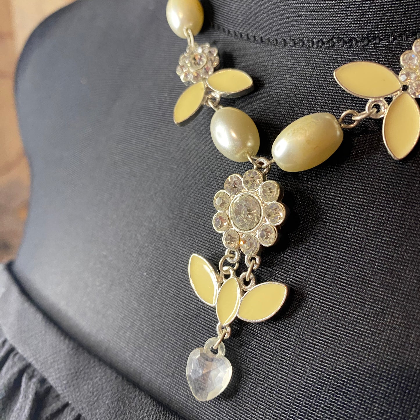 White vintage pearl necklace