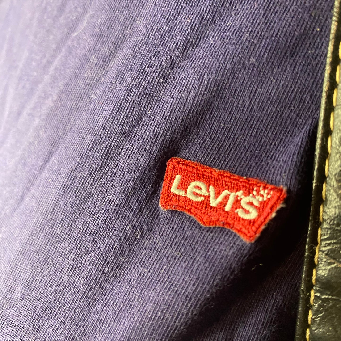 Levi’s navy t-shirt