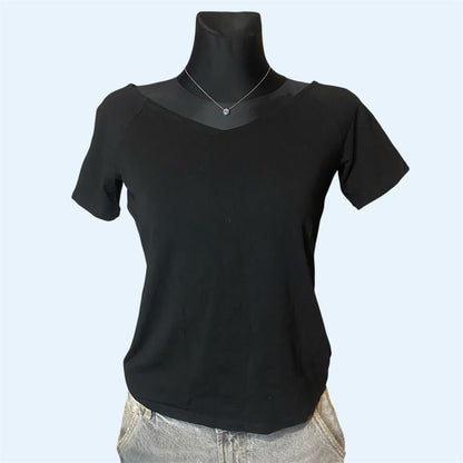 Black flattering t-shirt